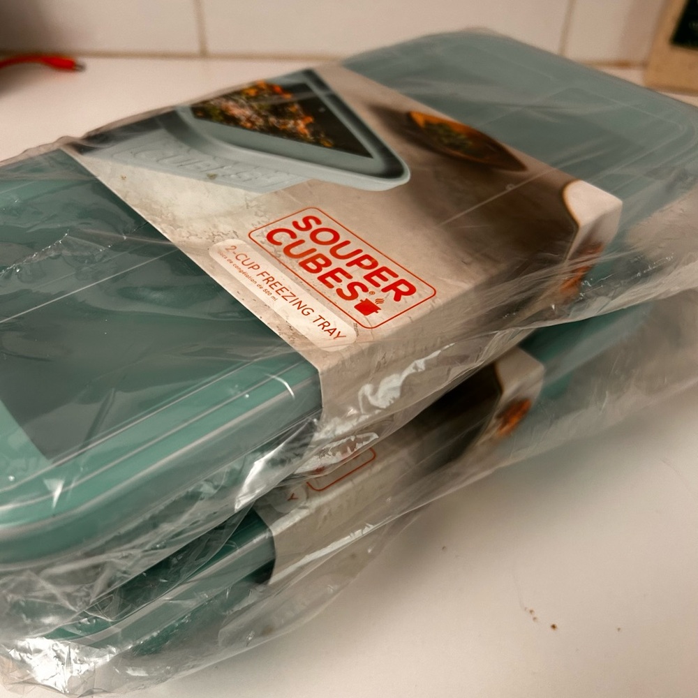 2 Souper Cubes 2-cup Silicone Freezing Trays + Lids in Aqua Blue (brand new)